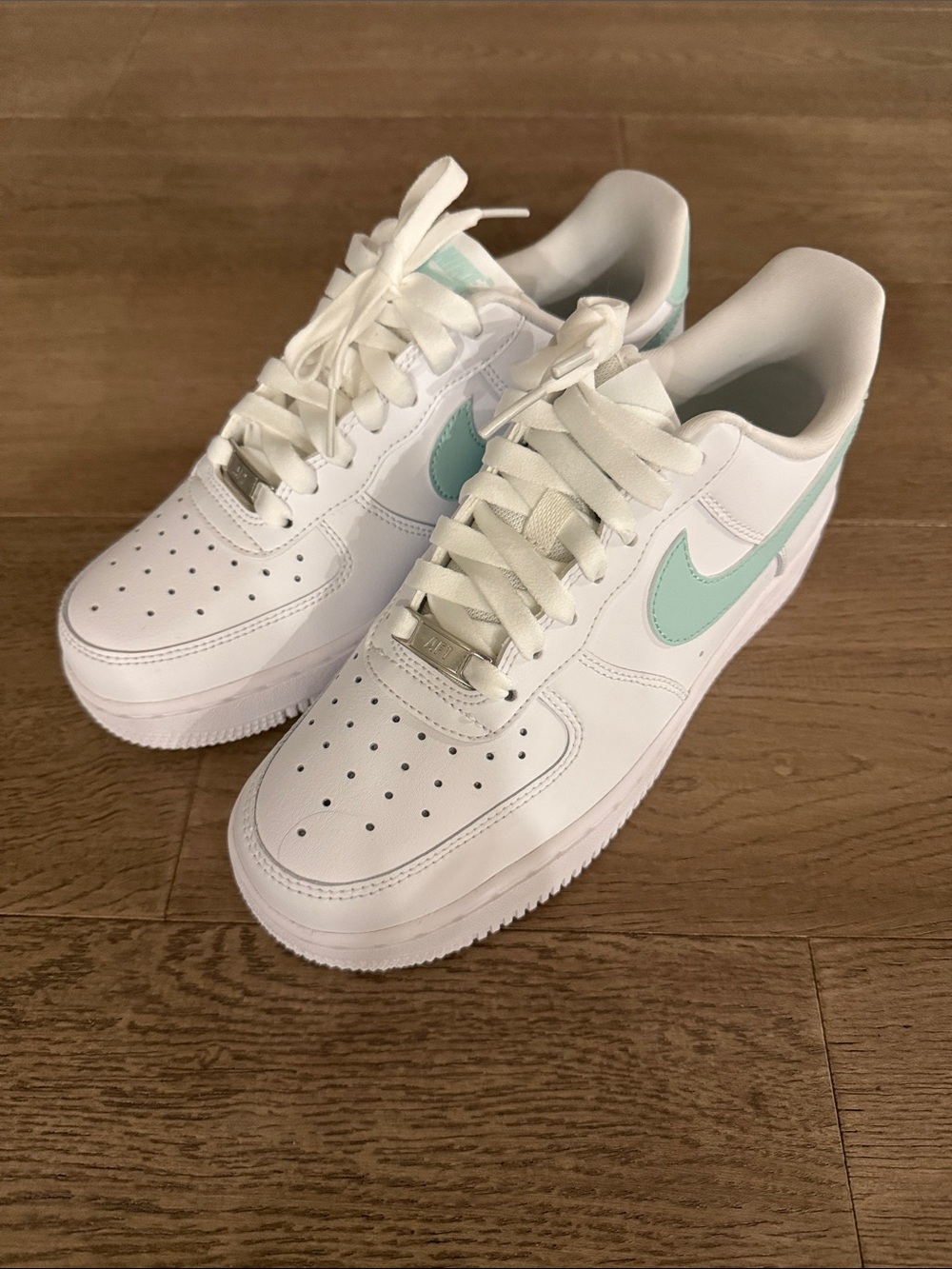 Nike Women’s Mint Air Force 1